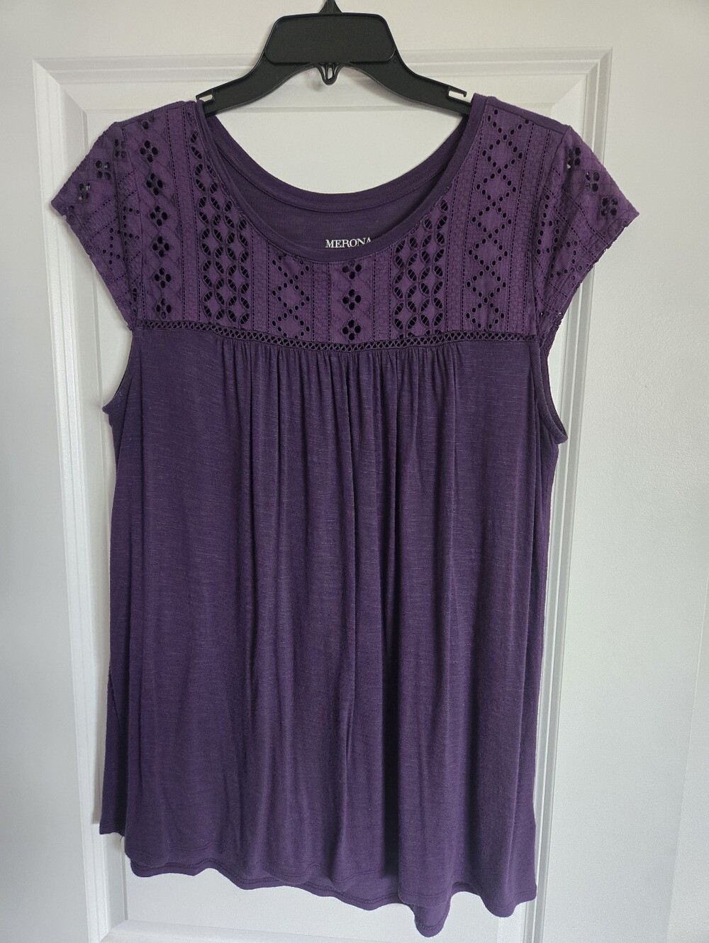 Merona cap-sleeve blouse Size L